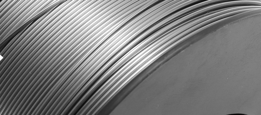 Cewka ze stali nierdzewnej i rurociąg sterujący